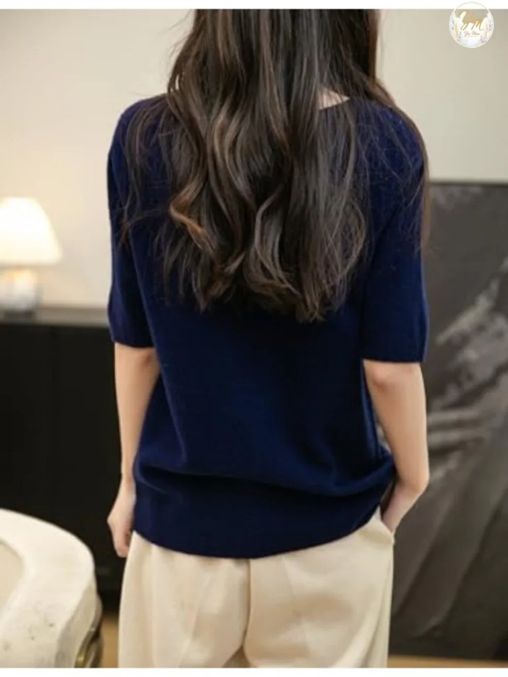 100% Merino Wool Seamless Knit V-Neck Short Sleeve Sweater